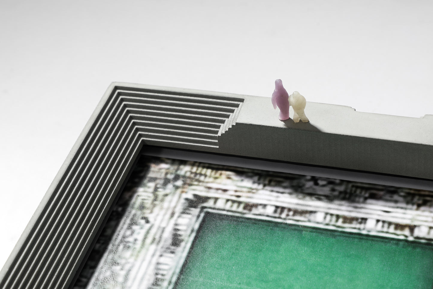 Behold - The Art Frame