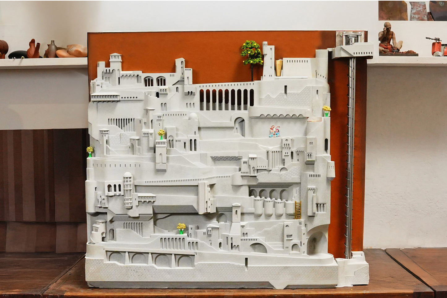 
                  
                    Amalfi – Continuous Loop Wall-Mounted Architectural Kinetic Sculpture in Concrete and Brass for Designers and Creators
                  
                